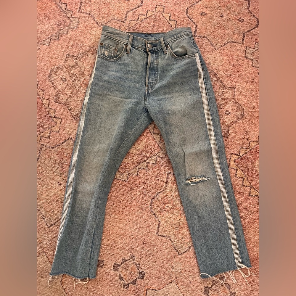 Levi’s cropped rhinestone jeans size 25